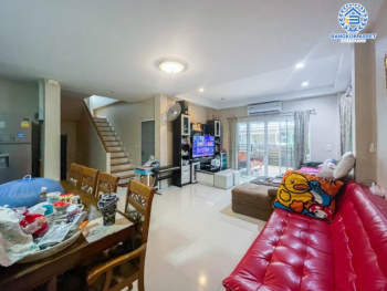 *****บ้านเดี่ยวมือสองนนทบุรี ม.นิชชารมณ์ ราชพฤกษ์-รัตนาธิเบศร์ เนื้อที่ 50.6 ตร.ว. ฟังก์ชัน 4 ห้องนอน 4 ห้องน้ำ จอดรถได้ 2 คัน บนทำเลดีที่สุด เข้าเมืองสะดวก ใกล้รถไฟฟ้าสายสีม่วง "สถานีบางรักน้อยท่าอิฐ" ในราคาสุด!